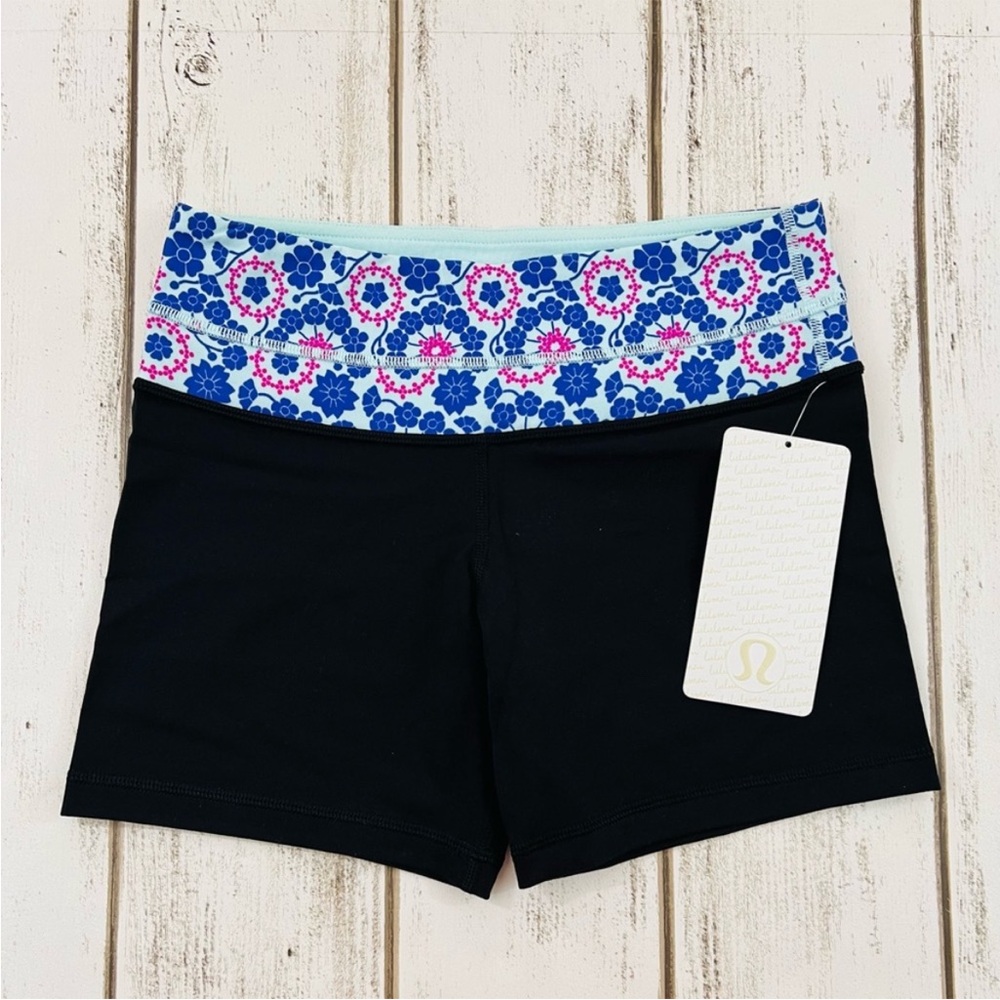 Lululemon Reverse Groove Short 4 Regular - Picture 3 of 9